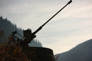 Broń przeciwlotnicza twierdzy Crestawald w Gryzonii.