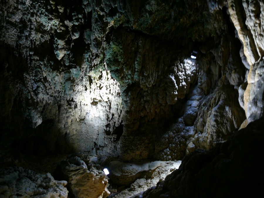 Jaskinie Höllgrotten w Baar.