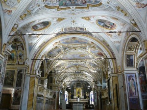 Wnętrze kościóła Madonna del Sasso w Locarno.