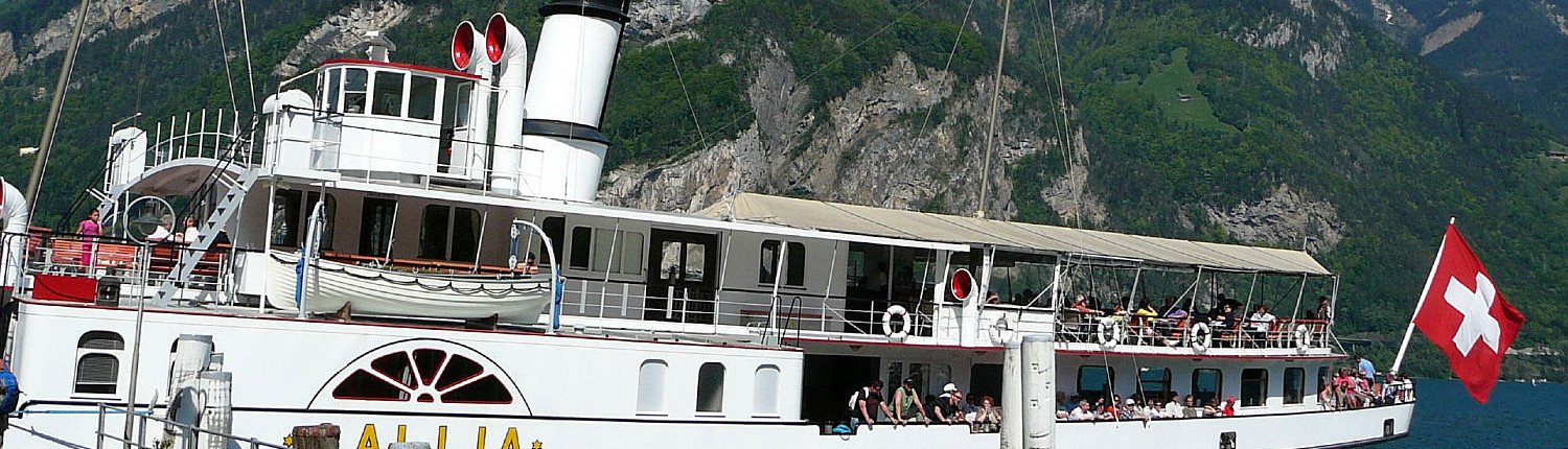 Statek parowy na Jeziorze Czterech Kantonów w Szwajcarii